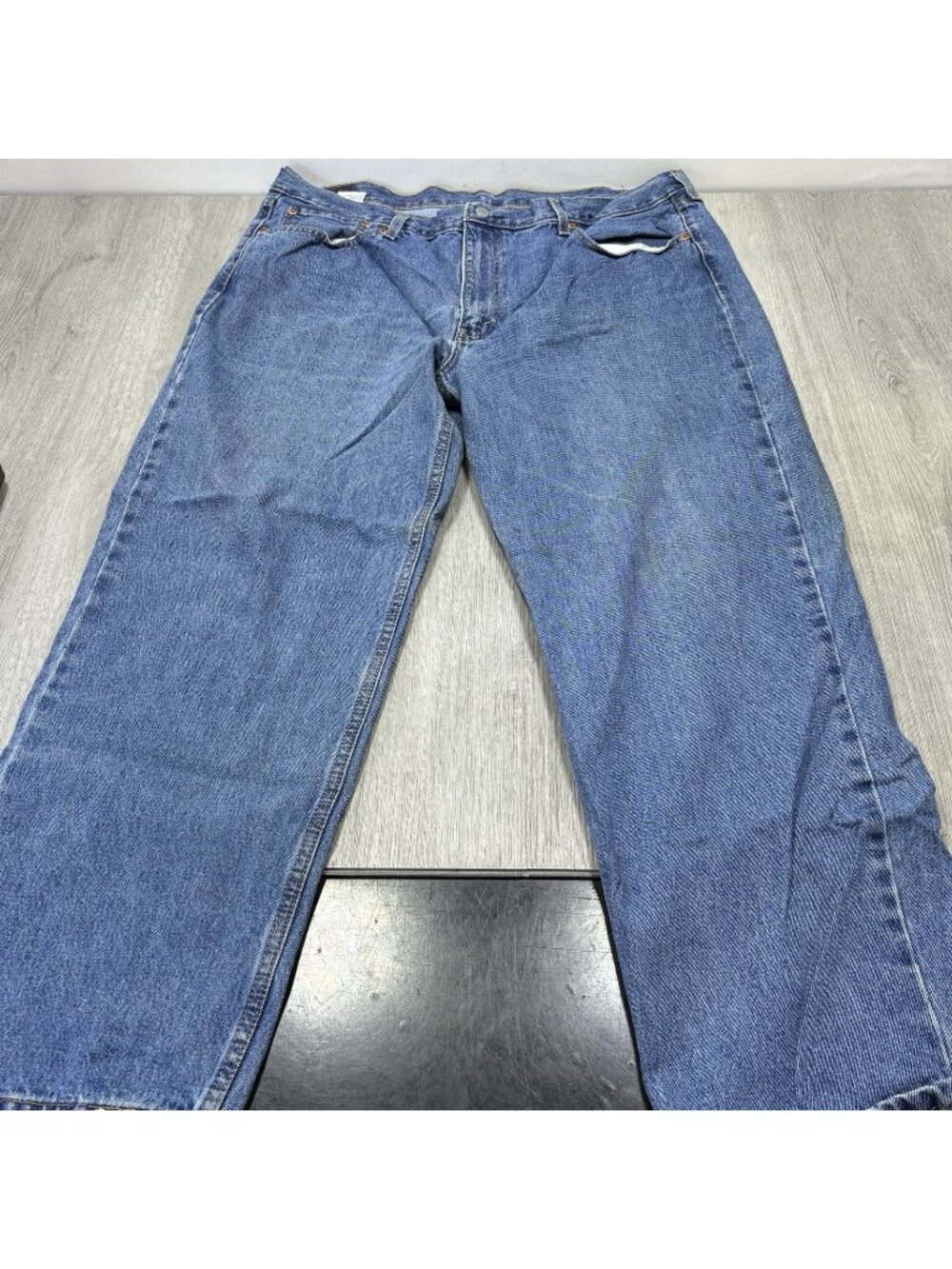 Levis 550 Blue Jeans 42x32 Relaxed Fit Straight Leg